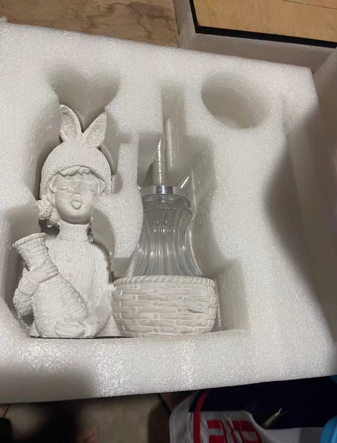 玻璃制品包装升级:珍珠棉的全面防护性能